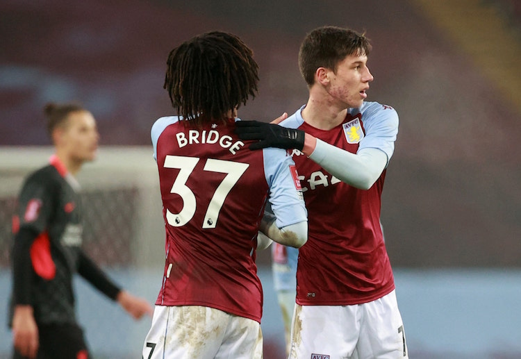 Soi kèo Premier League 2021 Leeds United vs Aston Villa.