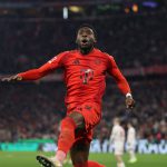 အဲလ်ဖွန်ဆို ဒေးဗီးစ်ဟာ ဘေယန်မြူးနစ်မှာ ကစားနေစဉ် အတွင်း ချန်ပီယံလိဂ် ဖလား ၁ ကြိမ် အပါအဝင် ဘွန်ဒက်စ်လီဂါ နဲ့ အခြားသော မေဂျာ ဆုဖလား ၁၃ လုံး ရရှိခဲ့ထားခဲ့ပါတယ်။