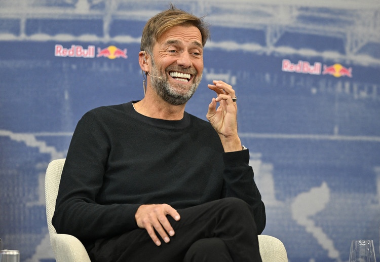 ပြီးခဲ့တဲ့ ရက်ကတော့ သူနဲ့ ခေတ်ပြိုင် ဖြစ်ခဲ့တဲ့ နည်းပြကြီး ယာဂင် ကလော့ပ်ဟာ ဖီဖာ ကလပ် ကမ္ဘာ့ဖလား ပြိုင်ပွဲကို တိုးချဲ့ခဲ့တာဟာ ဘောလုံးလောကရဲ့ အဆိုးရွားဆုံး စိတ်ကူး စိတ်သန်း ဖြစ်ကြောင်း ဝေဖန်ခဲ့ပါတယ်။