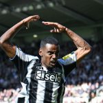 အိဆက်ခ်ဟာ လက်ရှိမှာ ပရီးမီးယားလိဂ် ကလပ်နဲ့ ၂၀၂၈ ခုနှစ် အထိ စာချုပ်သက်တမ်း ကျန်ရှိနေပြီးတော့ တစ်ပတ် လုပ်ခ လစာ ပေါင် ၁၃၀၀၀၀ ရရှိနေတာပါ။