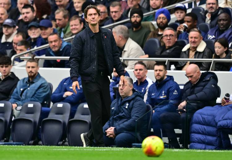 토마스 프랭크 감독은 파리 생제르맹과의 챔피언스리그 경기를 앞두고 토트넘 홋스퍼를 준비시키고 있다.